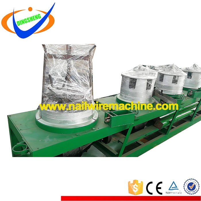 Pulley type wire drawing machine for nails making